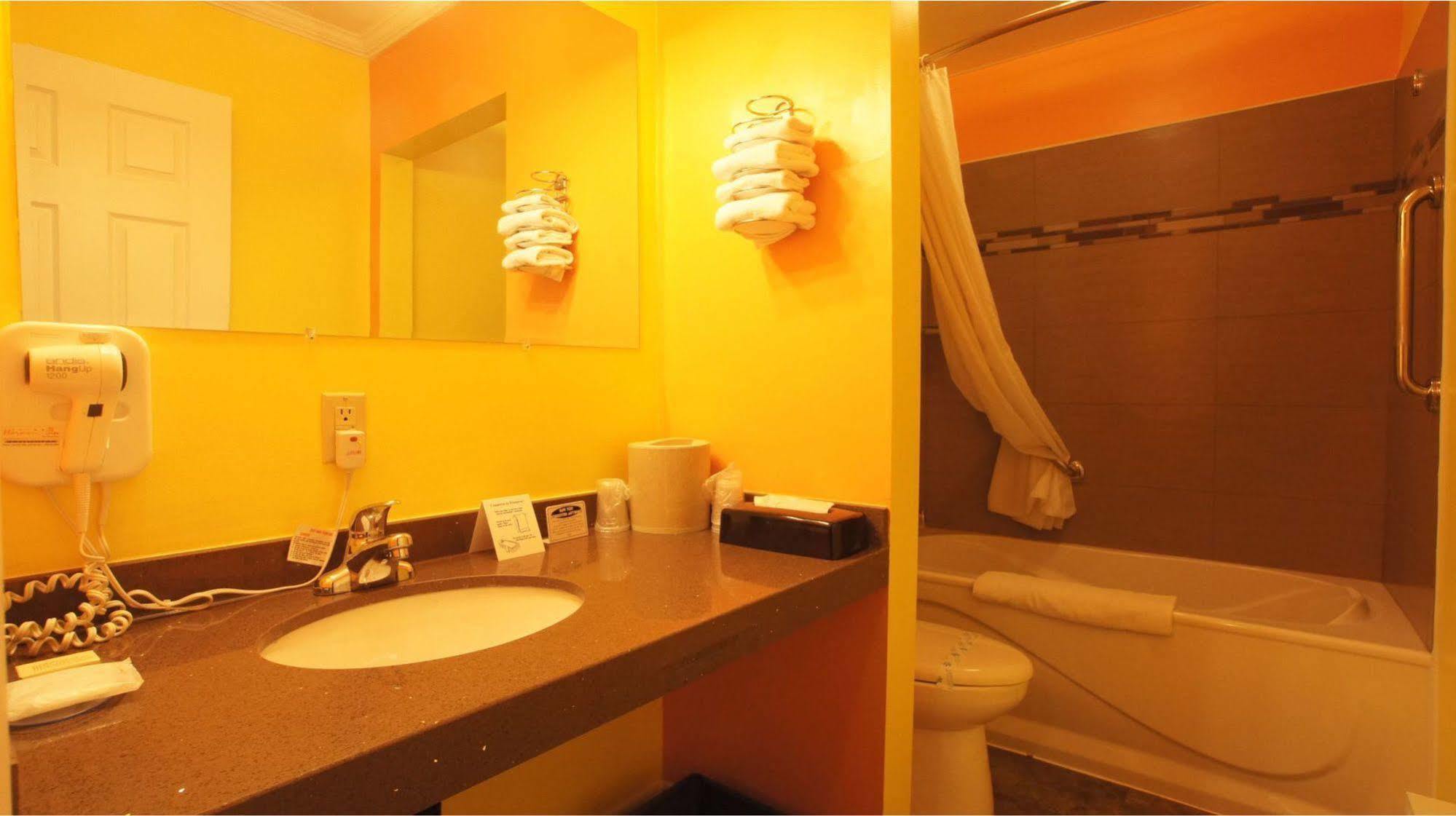 Harmony Inn Goderich Ngoại thất bức ảnh